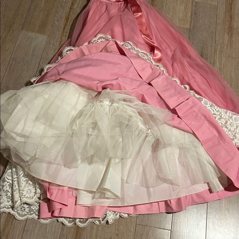 vintage pink ball gown evening dress White Pink Fabric Victorian 70s prom - Picture 13 of 16